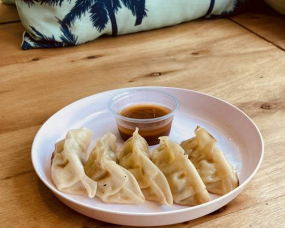 Gyoza 🥟 Poulet 🐔 et légumes 🥬🧅 (par 5)