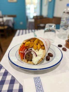 Pita Bifteki