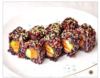 52-Uramaki Black Sake