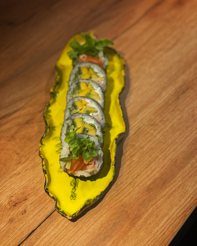 MANGO GRILL ROLL Futomaki