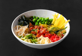 Bowl z marynowanym łososiem 