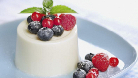 Panna cotta s lesním ovocem 