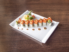 S2. Salmon Roll (4 St.)