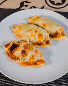 Empanada de Queso y Cebolla