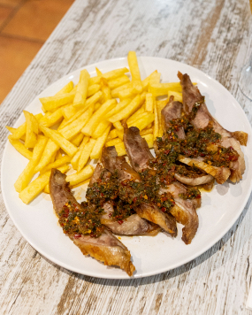 Vacío con patatas y chimichurri 