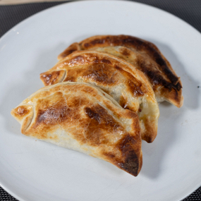 Empanada de pollo con jalapeños 
