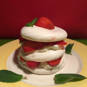 Macaron fraise coco