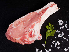 Chuleta de ternera blanca lechal con patatas fritas