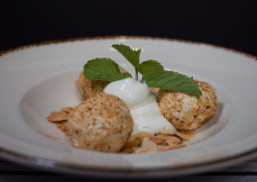 Bodzás-lime-os túrógombóc tejfölhabbal