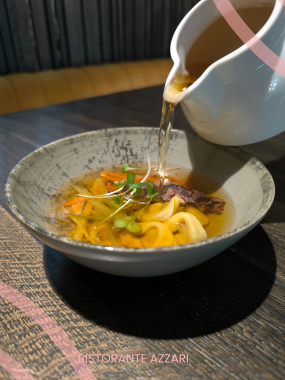 Marhahúsleves,  húsos tortellini