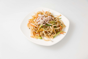 U12.Spaghetti Udon con Verdure e Pollo