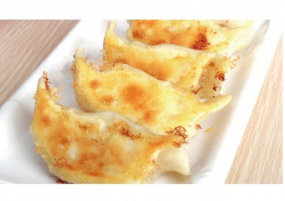 猪肉白菜锅贴 zhū ròu bái cài guō tiē 4 Stück