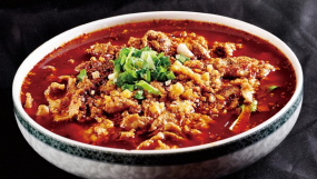 水煮牛肉 shuǐ zhǔ niú ròu