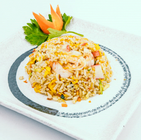 154.Riso Saltato con Gamberi, Calamari, Surimi e Uova