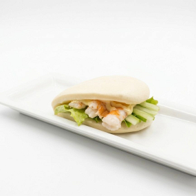 79. Bao Gambero Cotto con Insalata Cetrioli e salsa Cocktail