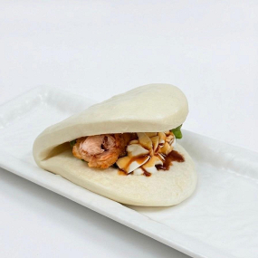 78. Bao Salmone Fritto con Insalata Philadelphia Teriyaki