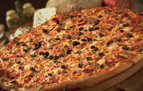 Oferta Pizza La Famiglia+4 Beri Peroni 0,0 alcool