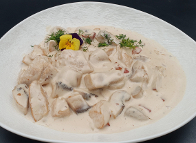 Piept de pui cu sos de ciuperci