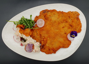 Șnițel vienez cu salată de cartofi – 200/200 g