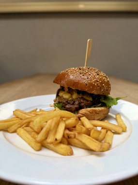 90g  Dětský Burger, hranolky, kečup, 