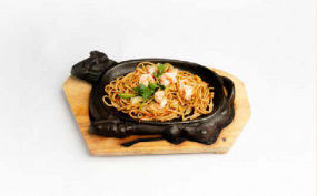 62. SPAGHETTI ALLA PIASTRA CON VERDURE E GAMBERI 铁板虾仁面