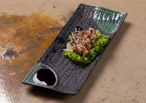 115. TATAKI DI SALMONE 煎芝麻三文鱼片