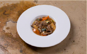 136. MANZO BAMBU FUNGHI 双东牛肉