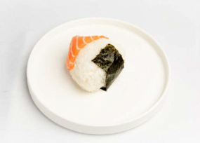 270. ONIGIRI SALMONE 
