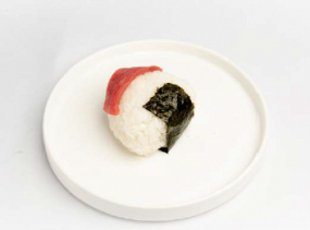 271. ONIGIRI TONNO 