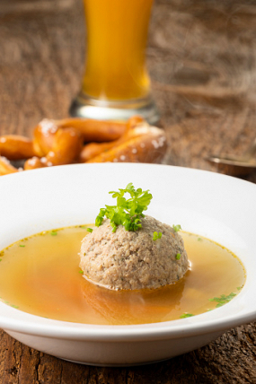 Leberknödelsuppe