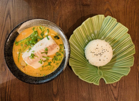 Poisson rôti du moment, curry de légumes, riz thaï parfumé 
