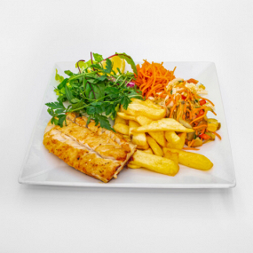 Filet z piersi kurczaka 180g ZESTAW z ziemniakami i surówkami.