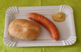 Bockwurst mit Brötchen 