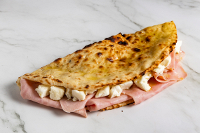 Mezzaluna Cotto e Bufala