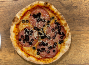 7. Con mortadella al oliva nera