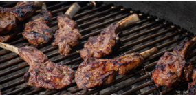 GESMOORDE BBQ-KOTELETTEN