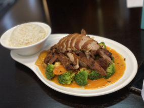 131 Gebratene Nudeln mit zartem Huhn