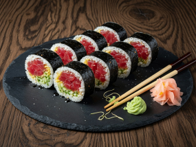 F2. Tekka Futomaki Thunfisch, Fischrogen, Verschieden Füllungen