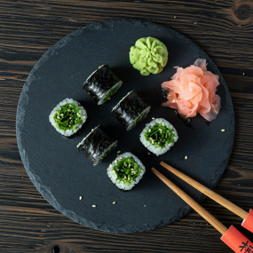 M30. Wakame Maki 