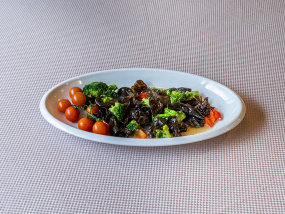 BROCCOLI CU URECHI DE LEMN / BROCCOLI WITH WOOD EAR MUSHROOMS