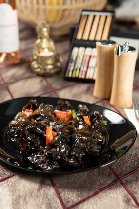 URECHI DE LEMN CU USTUROI /  WOOD EAR MUSHROOMS WITH GARLIC