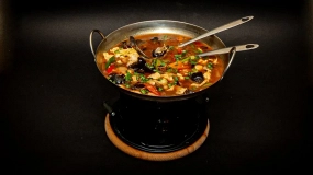 CARNE DE PUI HUO GUO / CHICKEN HUO GUO