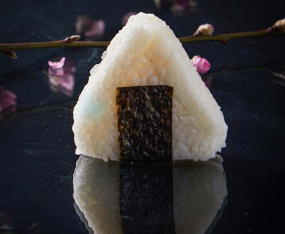 29D onigiri con maiale sfilacciati 
