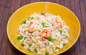 Riso cantonese con i gamberi (cantonese rice with shrimps)