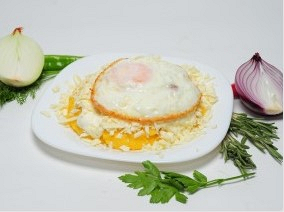 MAMALIGA CU BRANZA SI OU/POLENTA WITH CHEESE AND EGG      450g
